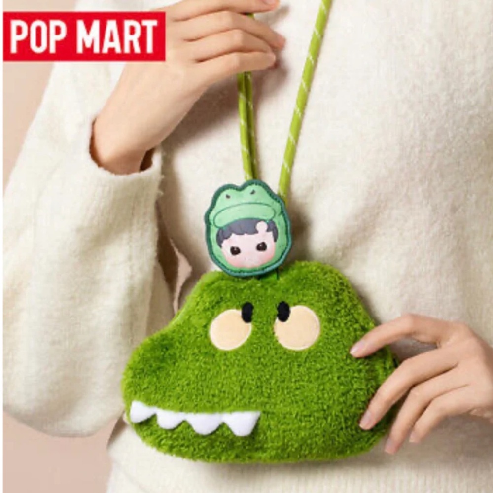 HACIPUPU Snuggle With You Grumpy Crocodile Plush Bag